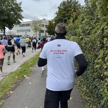 teilnehmender WILLENIG-Kollege beim Herzlauf Traun 2025